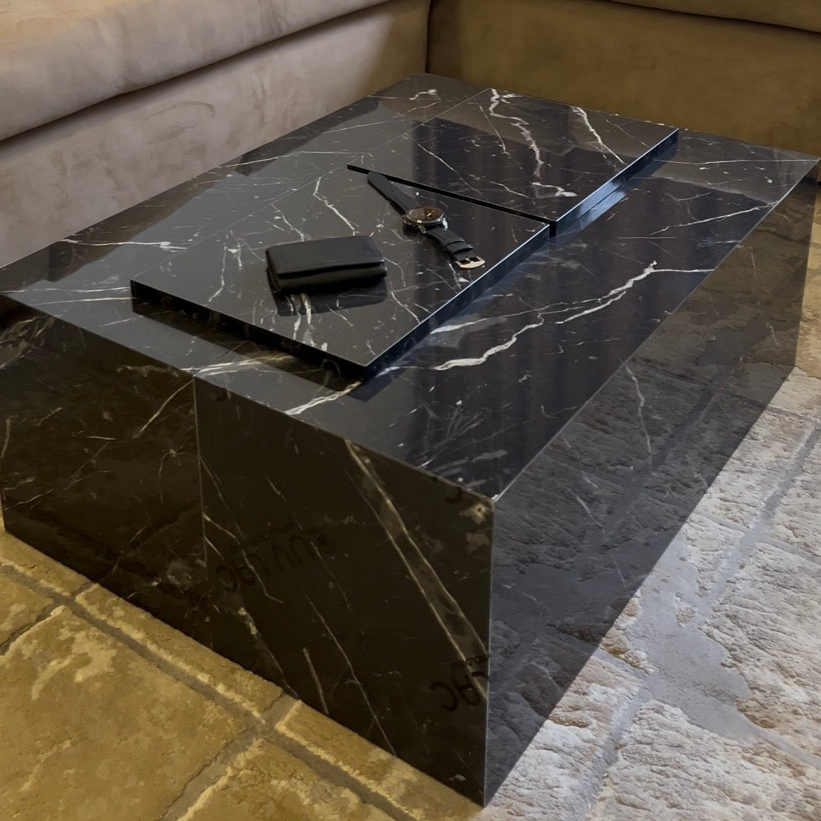 Black Spanish alike marble coffee table