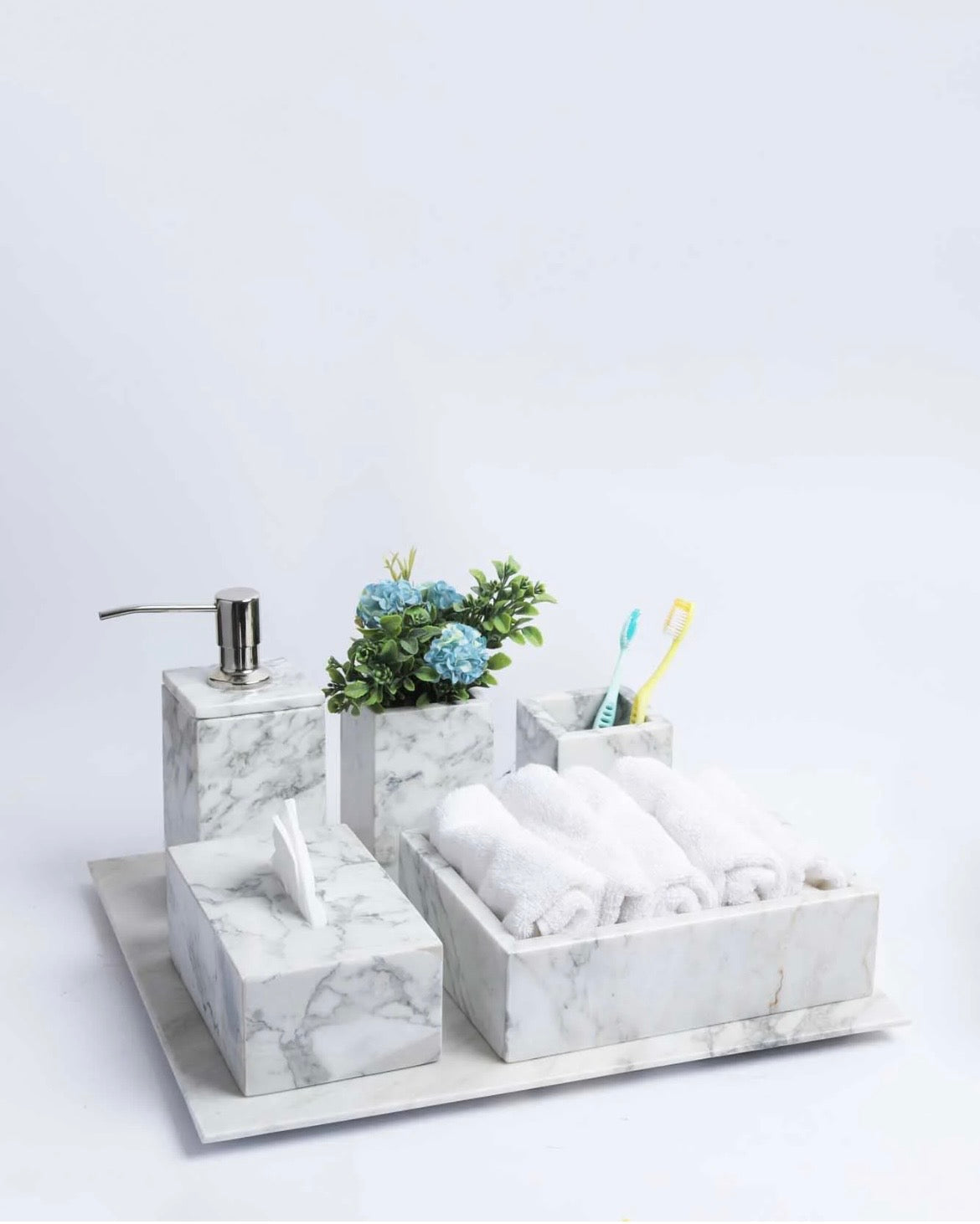 Majestic white calacatta