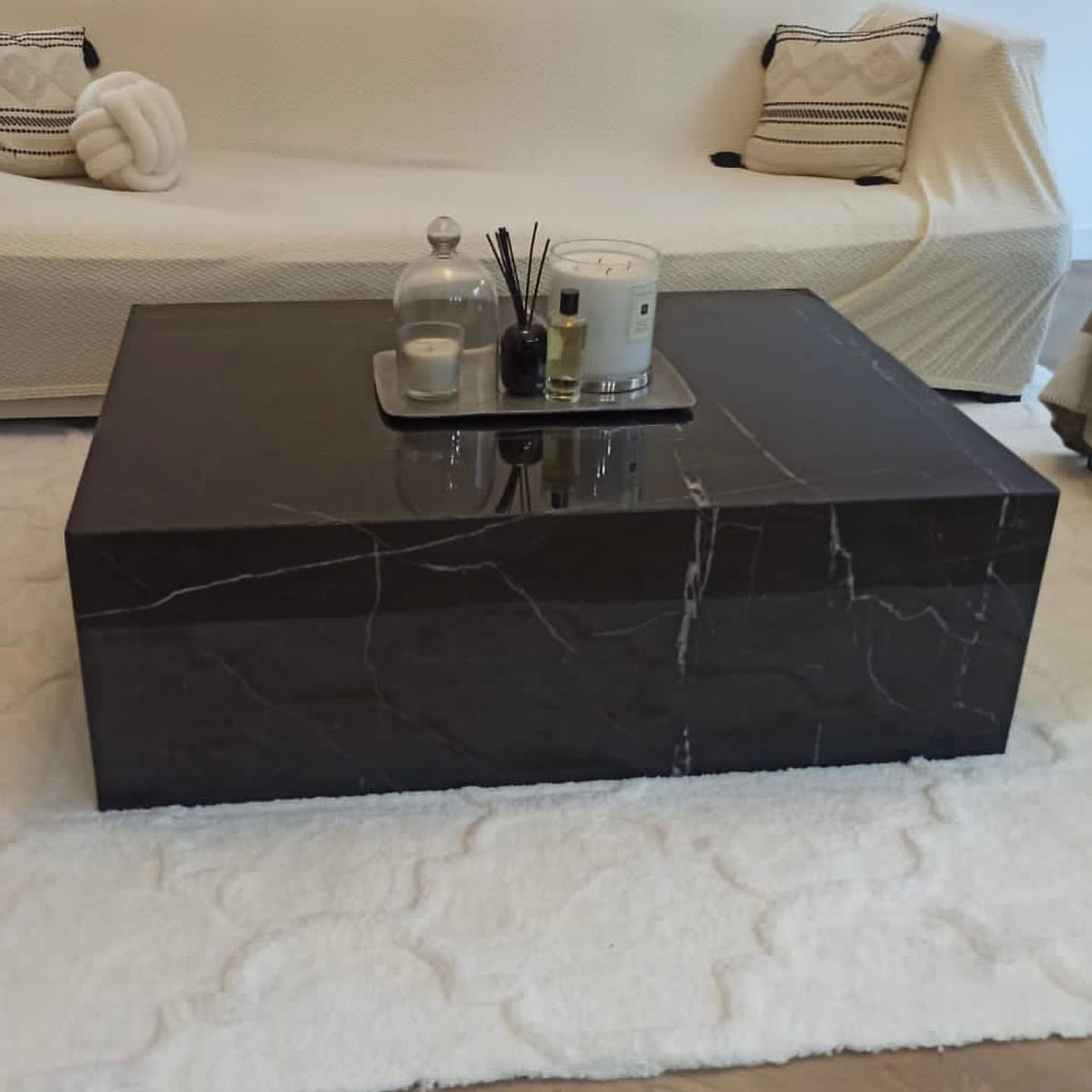 Black Spanish alike marble coffee table