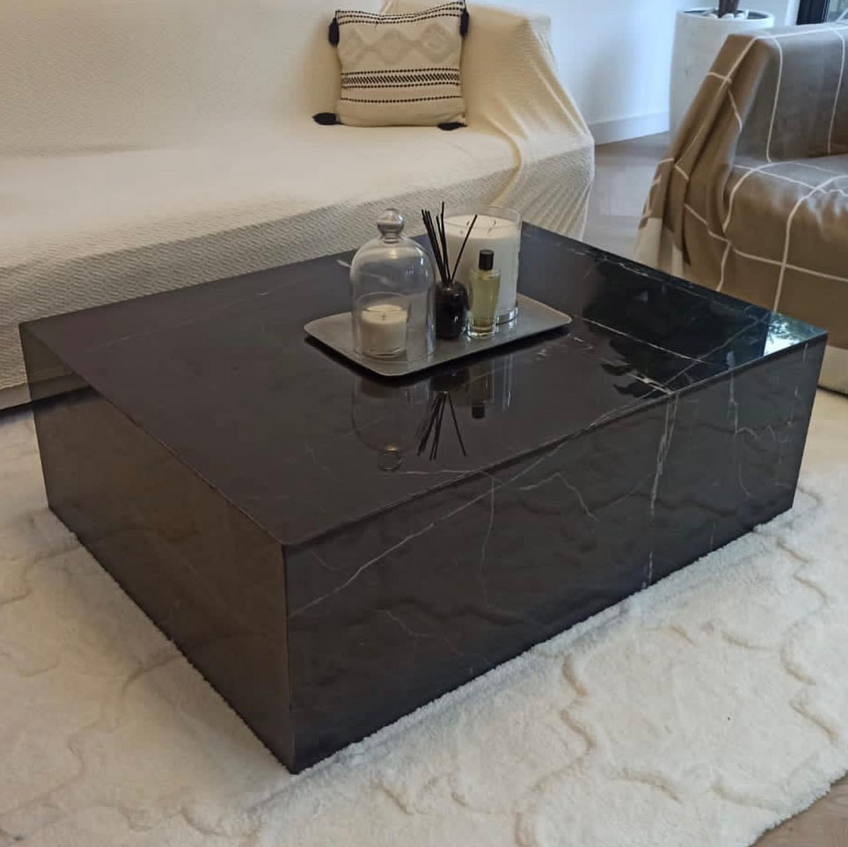 Black Spanish alike marble coffee table