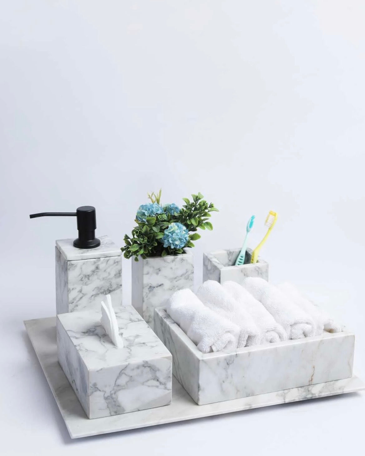 Majestic white calacatta