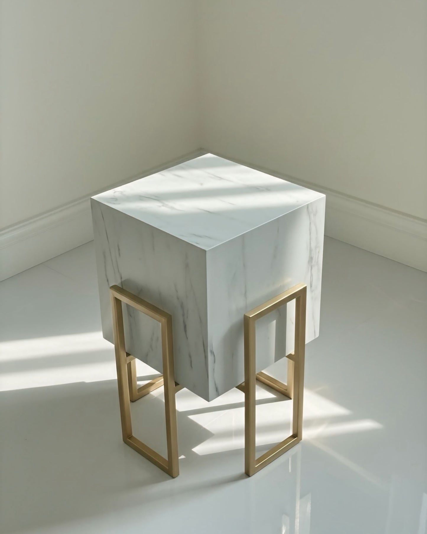 Gold Stand white plant pot (2 sizes Available) Alike Marble