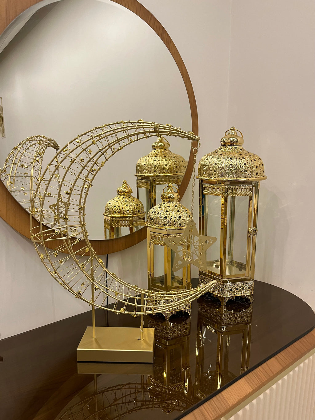 Golden lanterns set of 2 sale up to 20% ✨
Enjoy free shipping