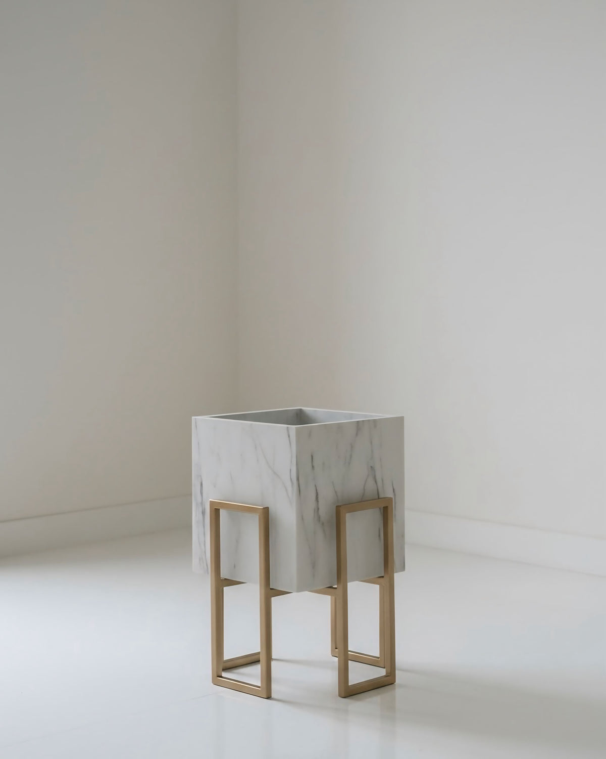 Gold Stand white plant pot (2 sizes Available) Alike Marble