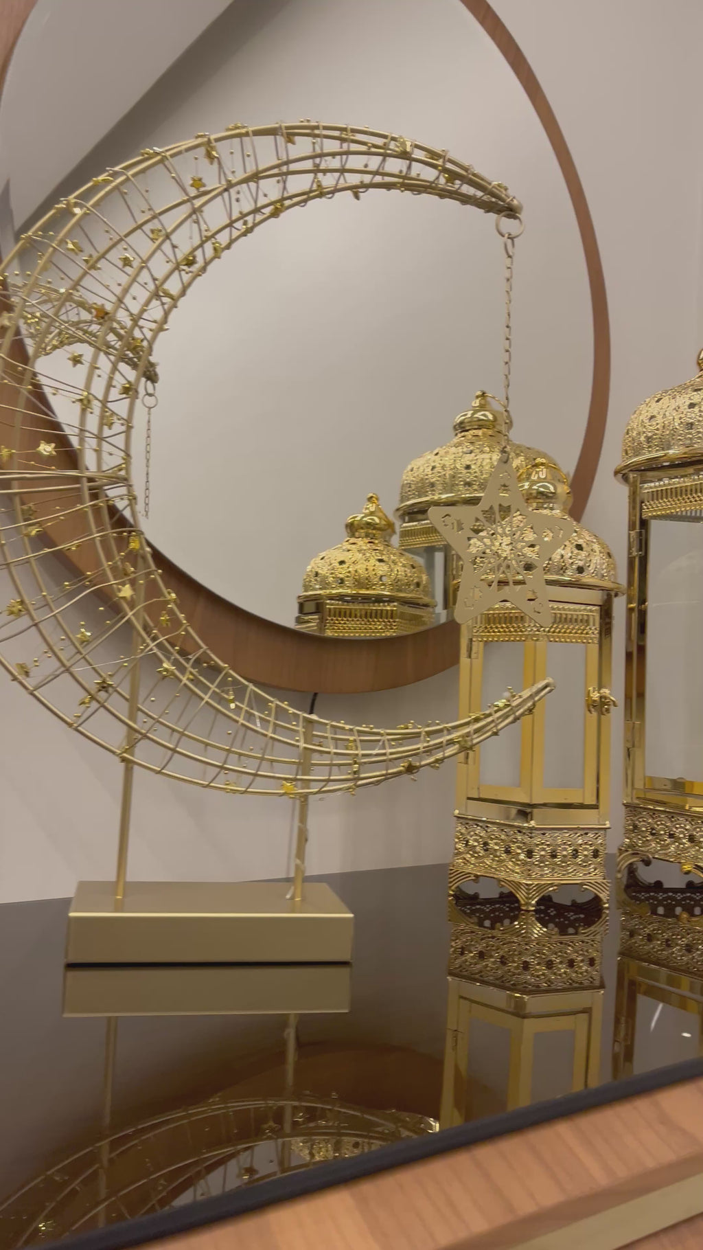 Golden lanterns set of 2 sale up to 20% ✨
Enjoy free shipping