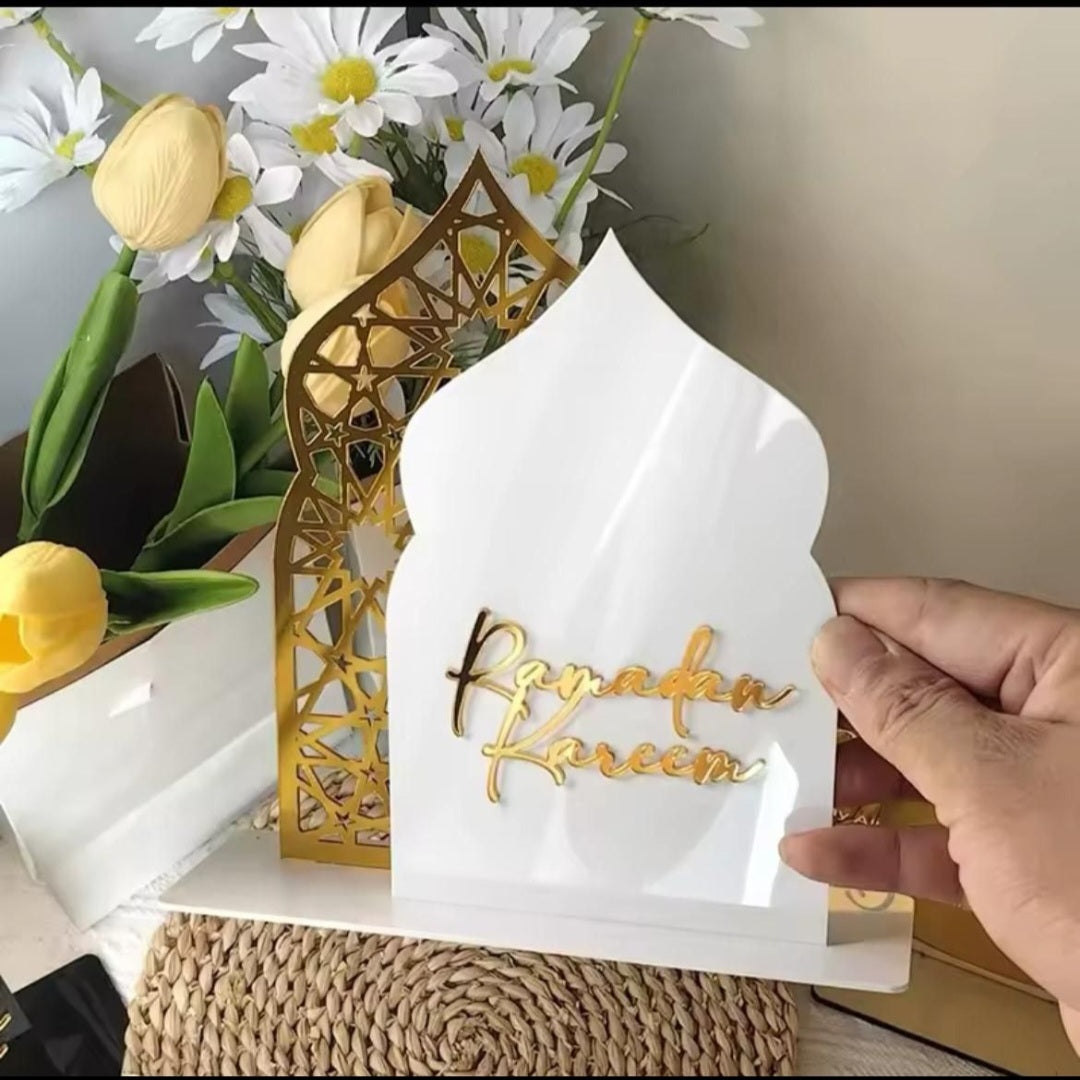 Stand Ramadan Kareem