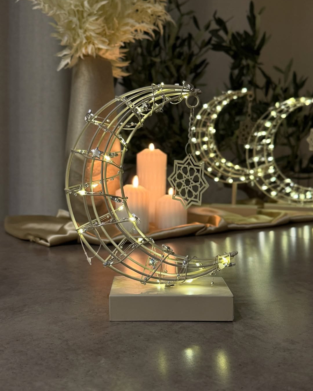 Modern Crescent Moon LED Decor – Ramadan & Eid Tabletop Light ( available 2 size)