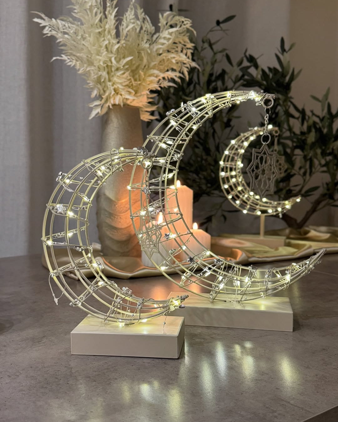 Modern Crescent Moon LED Decor – Ramadan & Eid Tabletop Light ( available 2 size)