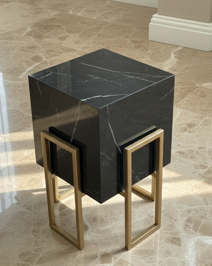 Gold Stand black glossy plant pot (2 sizes Available) Alike Marble
